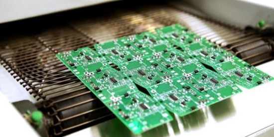 為什麽去除助（zhù）焊劑要用水基（jī）的pcb清洗劑？