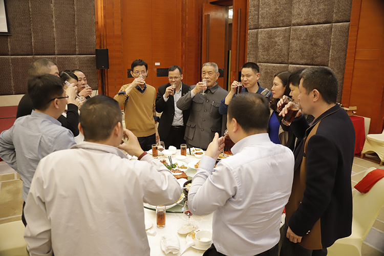 午夜免费视频材料年會07