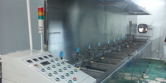 水基（jī）超聲波清洗劑（jì）的原理（lǐ）、優勢以及在不（bú）同行業中的（de）應用