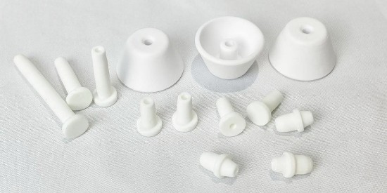 關於除油除鏽，超聲波陶瓷清洗劑是更好的選（xuǎn）擇