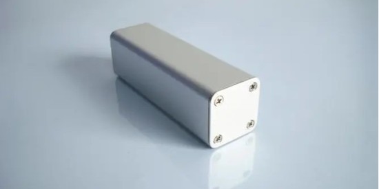 鋁殼機加工油汙怎麽處理，還好有電池鋁殼清洗劑