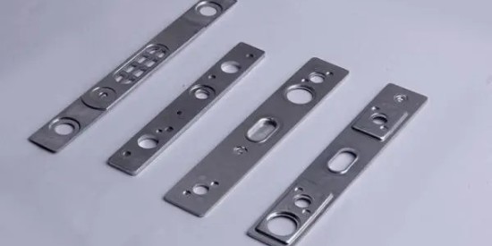 新能源汽（qì）車行業不可或缺的電池蓋板除油清洗劑