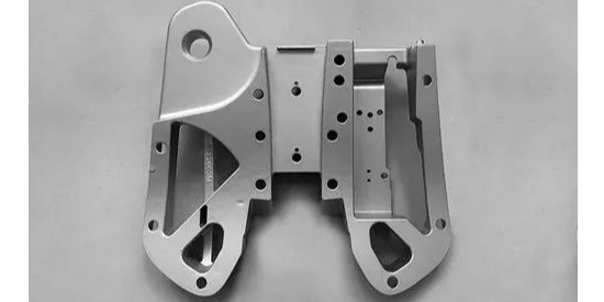 高端（duān）製造行業為什麽要使用鎂合金清洗劑？