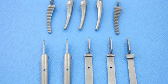 去除鈦合金油汙（wū）和（hé）拋光蠟（là），就選專用的鈦合金清洗劑