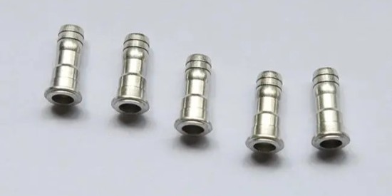 去除金屬表麵的氧化物鏽跡就用酸性清洗劑