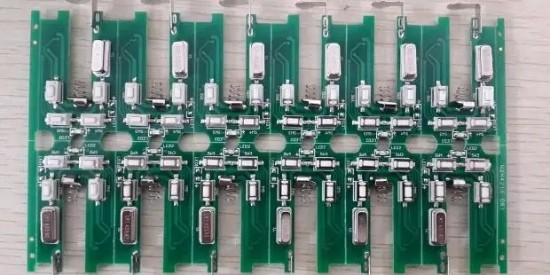 去除smt鋼網焊錫膏殘留選（xuǎn）擇水基清（qīng）洗劑