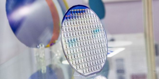 如何選（xuǎn）擇矽晶片清（qīng）洗劑的幾個參考因（yīn）數