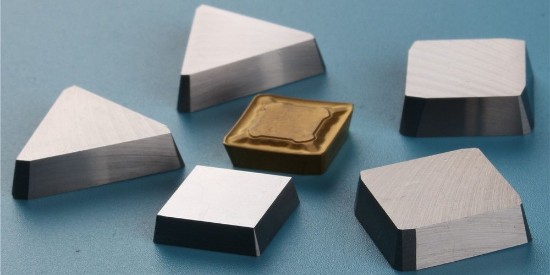 去除硬質合金刀片表麵的TiAlN塗層的堿性（xìng）退鍍液