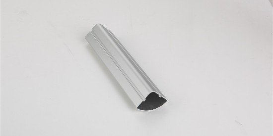 淺（qiǎn）談一下二氧化矽清洗劑在鋁材（cái）拋（pāo）光後的應用