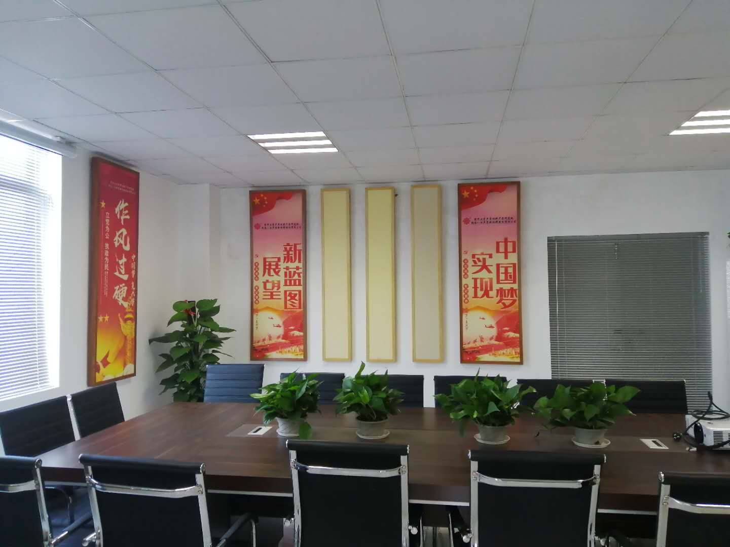 隔音（yīn）房、隔音降（jiàng）噪（zào）、隔音門、隔音材料、吸音材料、矽晶砂（shā）、17C视频聲學