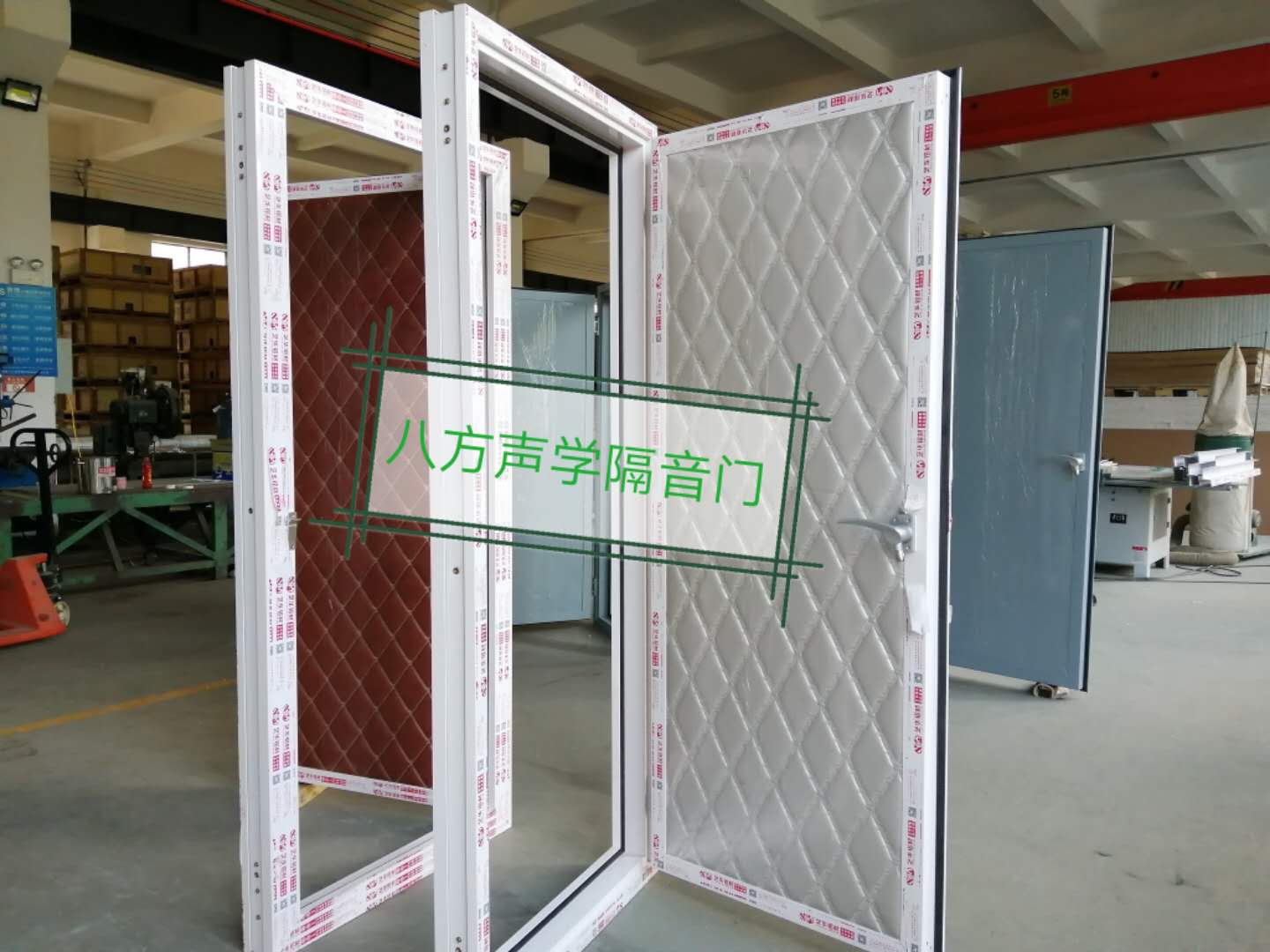 隔音房（fáng）、隔音降（jiàng）噪、隔音門、隔音材料、吸音材（cái）料、矽（guī）晶（jīng）砂、17C视频（fāng）聲學